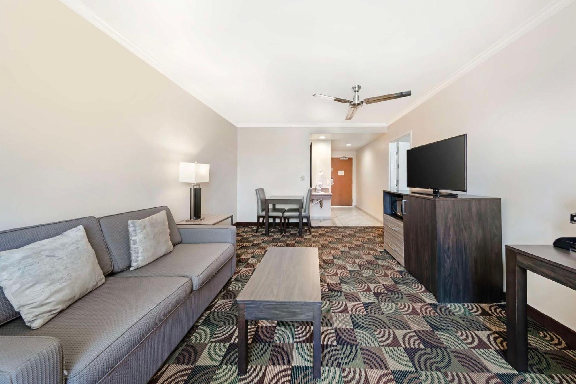 Best Western Plus Country Park Hotel