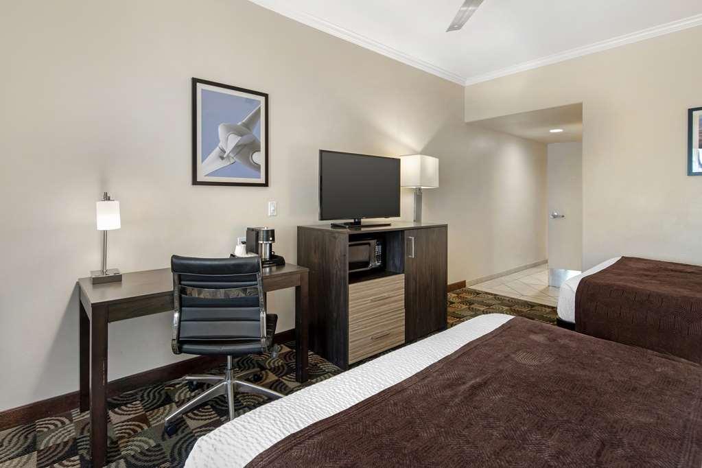 Western Country Park Hotel 3*